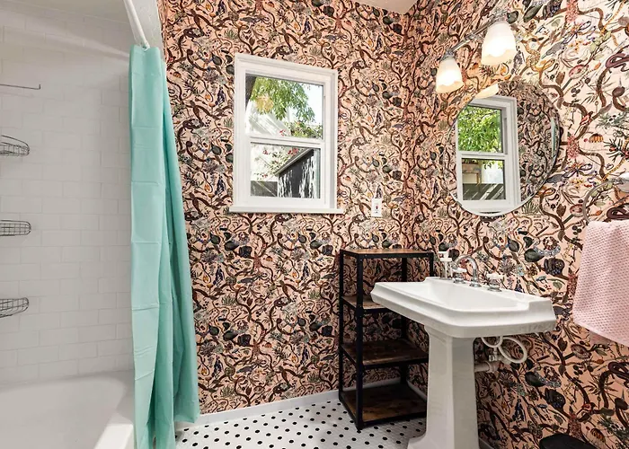 Historic Gem With Pool In The Heart Of Downtown Phoenix